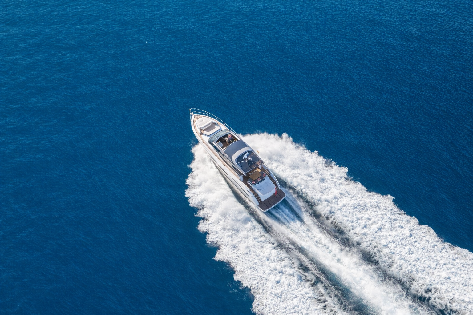 Yacht Charter – SOLÉA Private